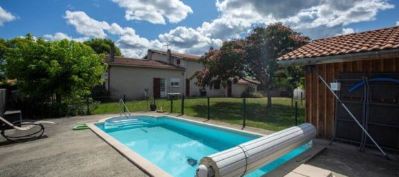 6 bedrooms House in Gironde, France No. 290502 2