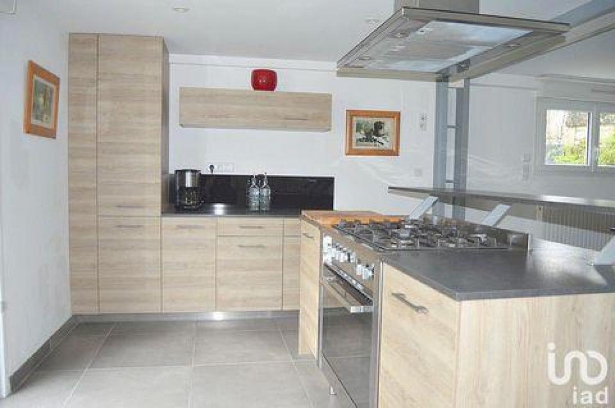 Дом с 3 спальнями в Ньор, Франция № 30125