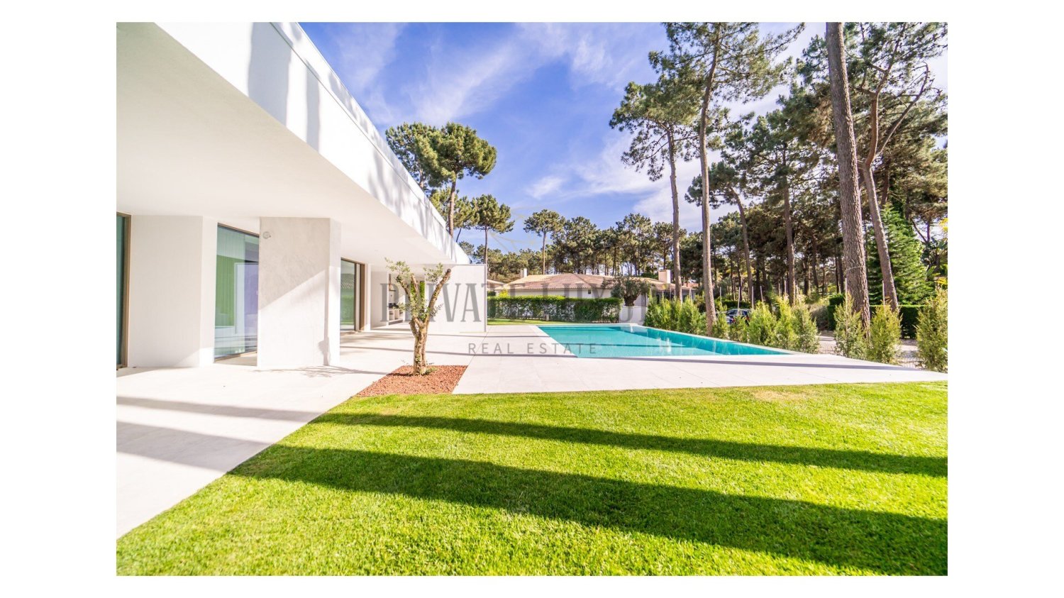 5 bedrooms Villa in Almada, Portugal No. 142739