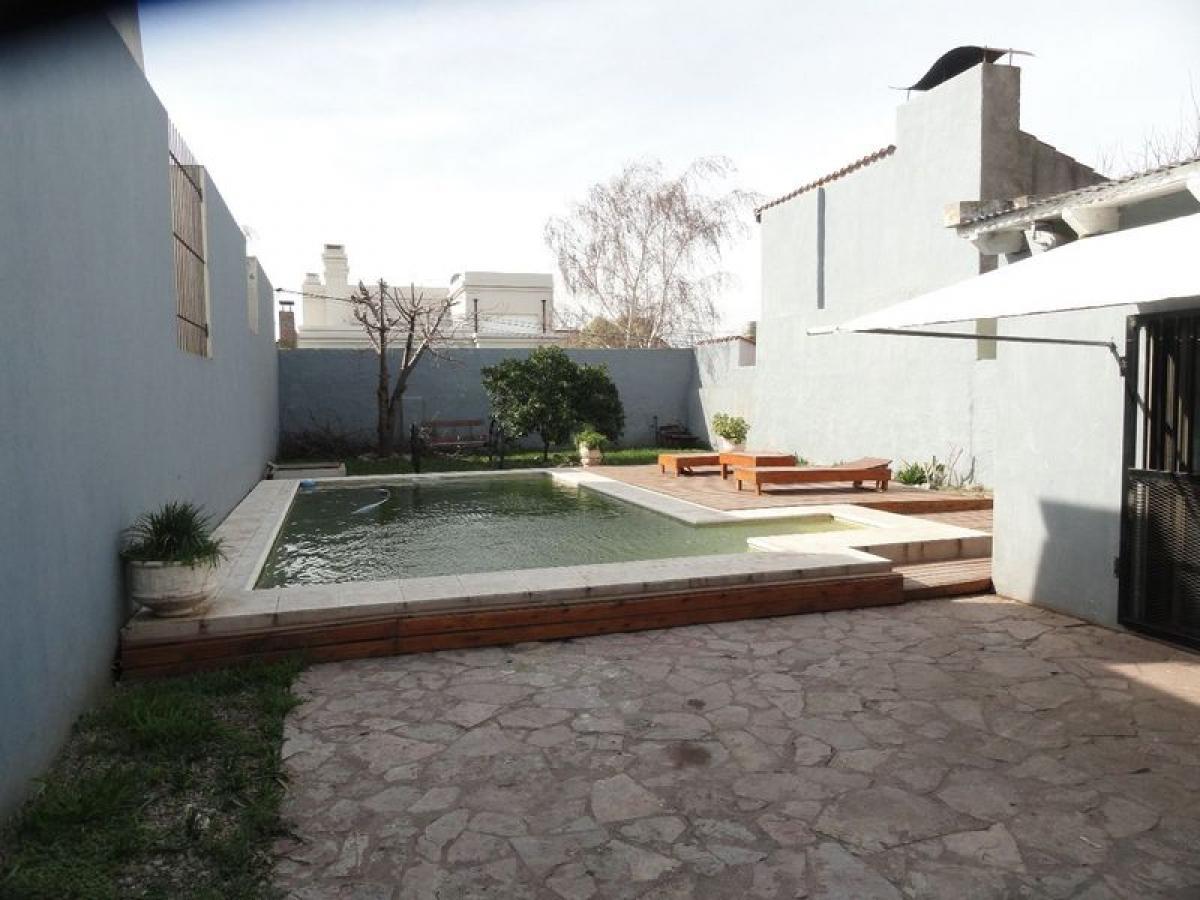 4 bedrooms House in Buenos Aires, Argentina No. 85104