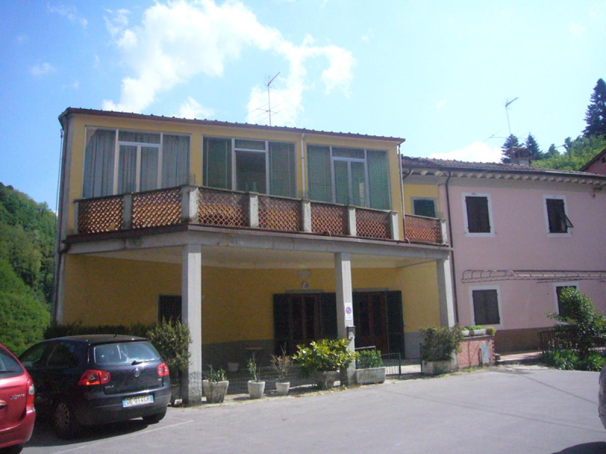 8 bedrooms Hotel in Bagni di Lucca, Italy No. 571