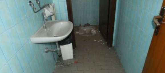  عقار تجاري في Soliera, Italy 341متر مربع رقم 326868 9