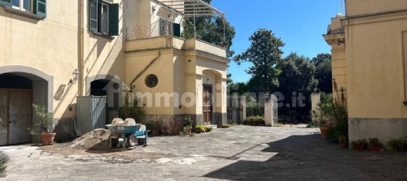 Квартира с 2 спальнями в Портичи, Италия № 273443 8