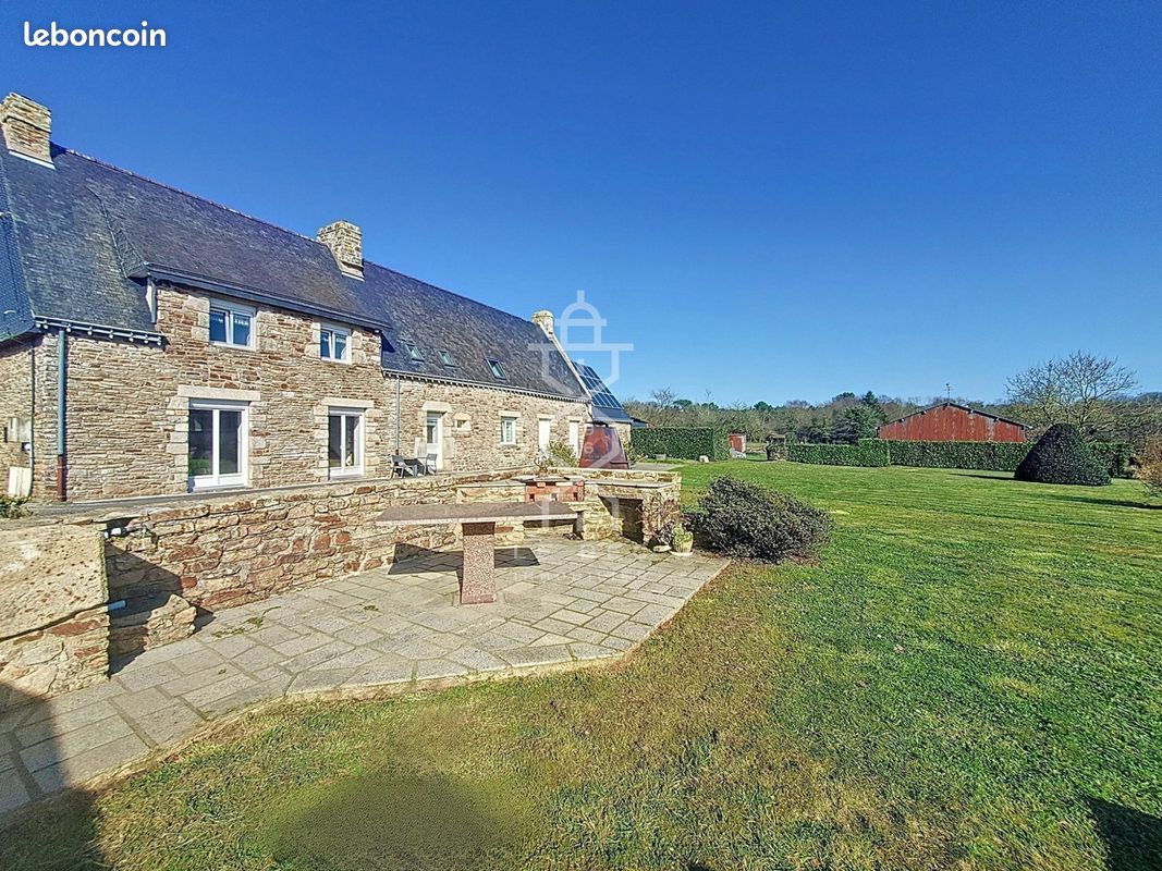 Casa de 4 dormitorios en Languidic, France No. 196326