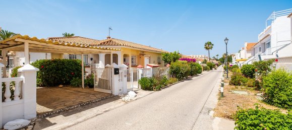 2 bedrooms Townhouse in Torrox Costa, Spain No. 179339 2