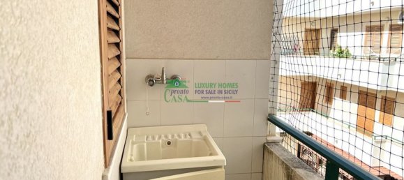 3 rooms Apartment in Ragusa, Italy No. 151730 9