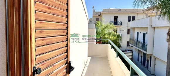 3 rooms Apartment in Ragusa, Italy No. 151730 5