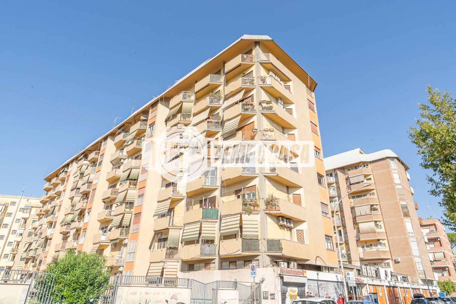 2 bedrooms Apartment in Rome, Italy No. 372841