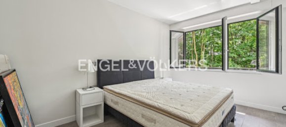 3 bedrooms Apartment in Paris, France No. 171976 6