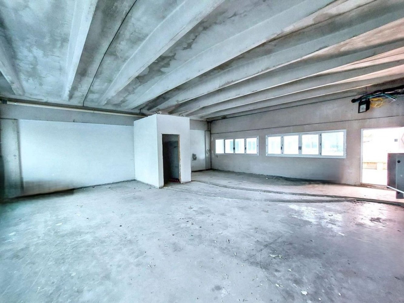 100m² Commercial property in Castel Maggiore, Italy No. 375075