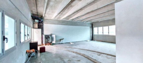 100m² Commercial property in Castel Maggiore, Italy No. 375075 7