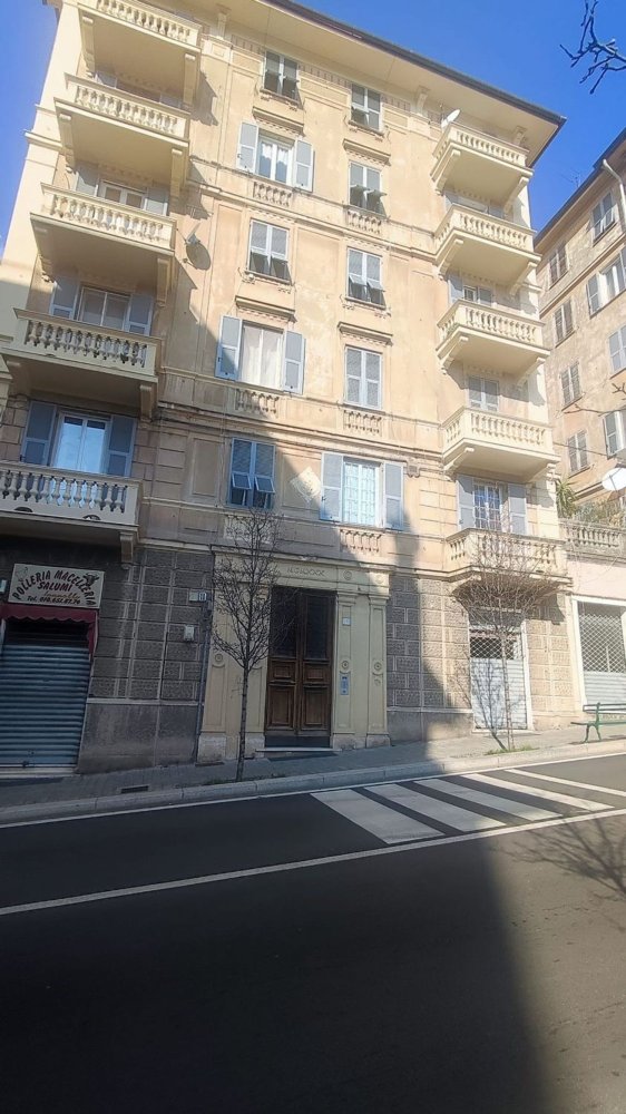 Apartamento de 7 divisões em Genoa, Italy N.º 293300