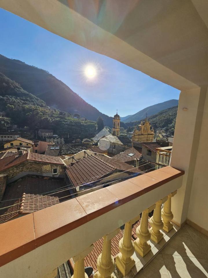 4-salle Appartement à Badalucco, Italy No. 77722