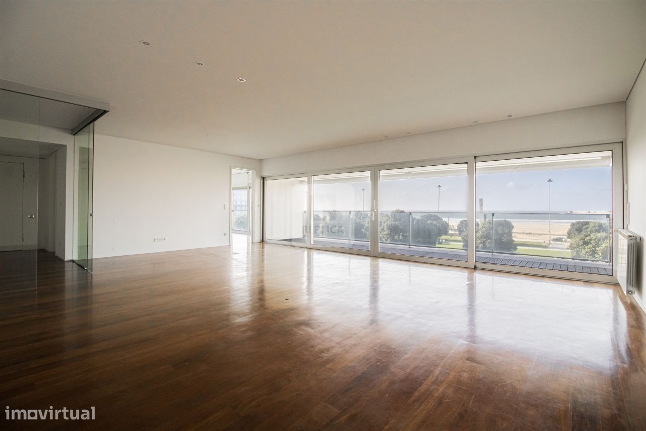 4 bedrooms Apartment in Matosinhos, Portugal No. 109875