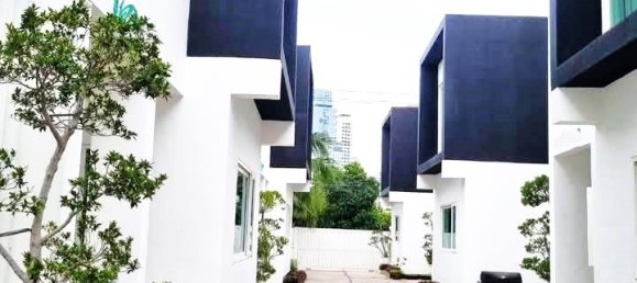 686m² Commercial property in Pattaya, Thailand No. 25264 2