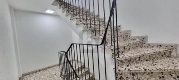 Здание с 30 комнатами в Крефельд, Германия № 277330 2