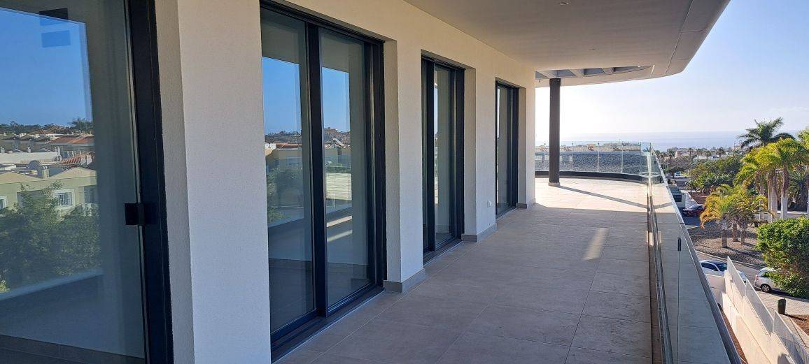 3 bedrooms Penthouse in Adeje, Spain No. 24759