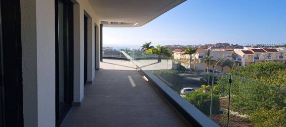 3 bedrooms Penthouse in Adeje, Spain No. 24759 2