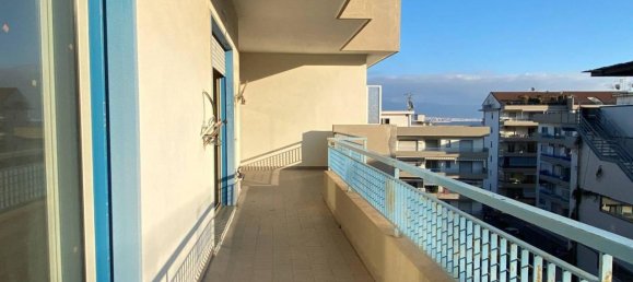 Apartamento de 3 habitaciónes en Messina, Italy No. 23041 8