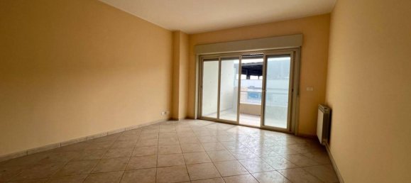 Apartamento de 3 habitaciónes en Messina, Italy No. 23041 7