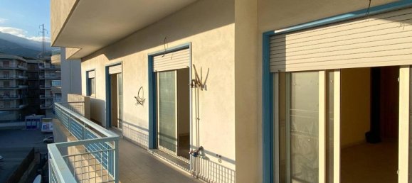 Apartamento de 3 habitaciónes en Messina, Italy No. 23041 21