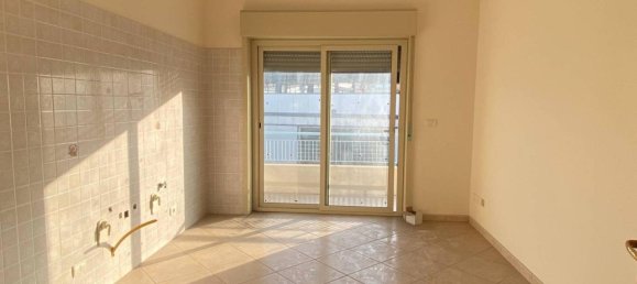 Apartamento de 3 habitaciónes en Messina, Italy No. 23041 2