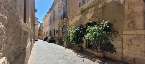 Studio in Syracuse, Italy No. 242986 2