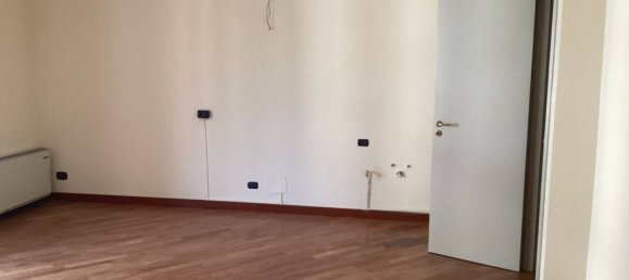 2 bedrooms Apartment in Milan, Italy No. 337626 7