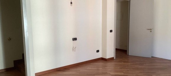 2 bedrooms Apartment in Milan, Italy No. 337626 5