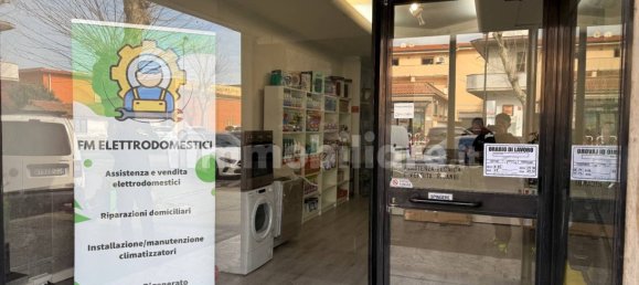 1 room Commercial property in Fiumicino, Italy No. 350769 3
