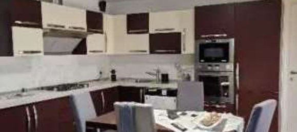 Квартира с 3 комнатами в Монторфано, Италия № 2808 3