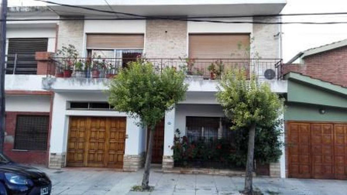 3 bedrooms House in Bermudez, Argentina No. 11952