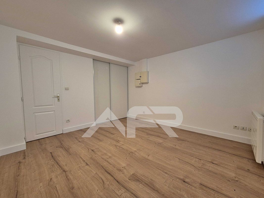 Дом с 3 спальнями в Шату, Франция № 167286