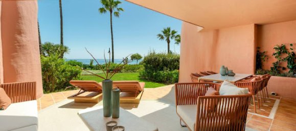 Apartamento de 3 dormitorios en Estepona, Spain No. 183364 2