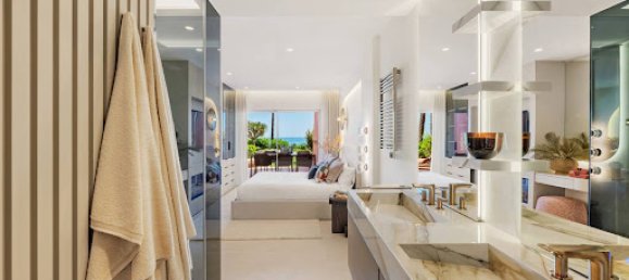 Apartamento de 3 dormitorios en Estepona, Spain No. 183364 18