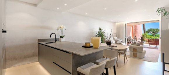 Apartamento de 3 dormitorios en Estepona, Spain No. 183364 13