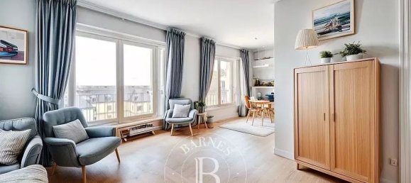3 bedrooms Apartment in Versailles, France No. 186391 12