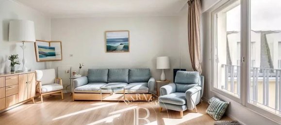 3 bedrooms Apartment in Versailles, France No. 186391 7