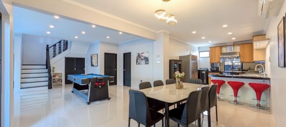5 bedrooms House in Pattaya, Thailand No. 71784 9