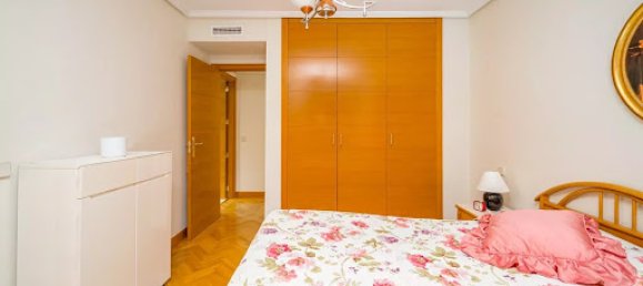 2 bedrooms Apartment in Madrid, Spain No. 181003 37