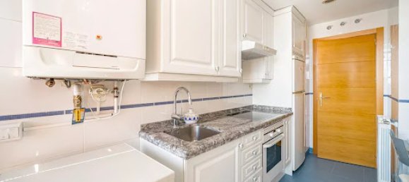 2 bedrooms Apartment in Madrid, Spain No. 181003 5