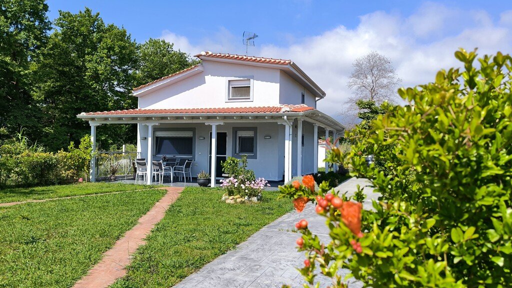 4 bedrooms Commercial property in Litochoro, Greece No. 2157