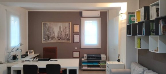 1-Zimmer Gewerbliche Immobilie in Bologna, Italy, Nr. 142639 2