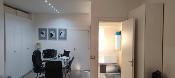 1-Zimmer Gewerbliche Immobilie in Bologna, Italy, Nr. 142639 7
