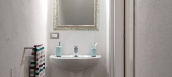 1-Zimmer Gewerbliche Immobilie in Bologna, Italy, Nr. 142639 11