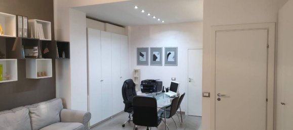 1-Zimmer Gewerbliche Immobilie in Bologna, Italy, Nr. 142639 4