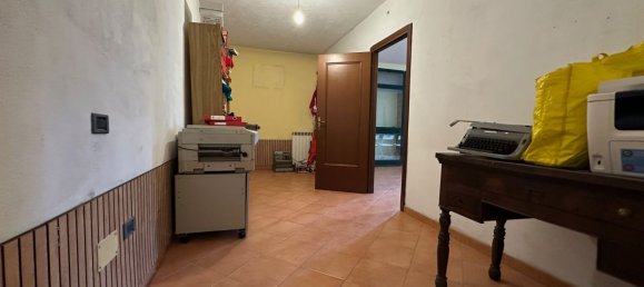  مكتب في Tradate, Italy 72متر مربع رقم 13533 4