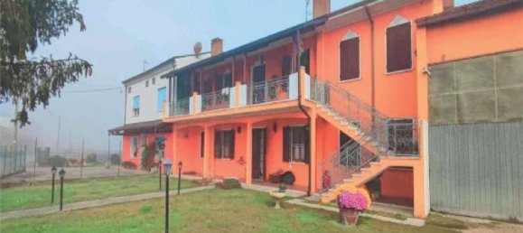 9-Zimmer Haus in Castelnovo Bariano, Italy, Nr. 215140 8