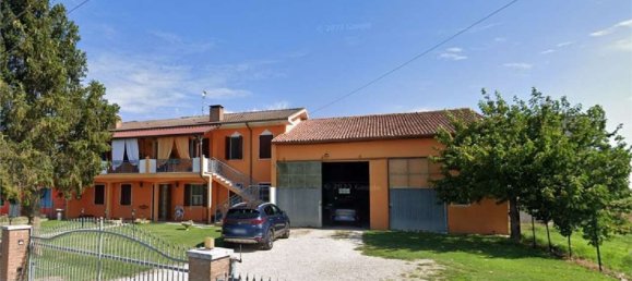 9-Zimmer Haus in Castelnovo Bariano, Italy, Nr. 215140 47