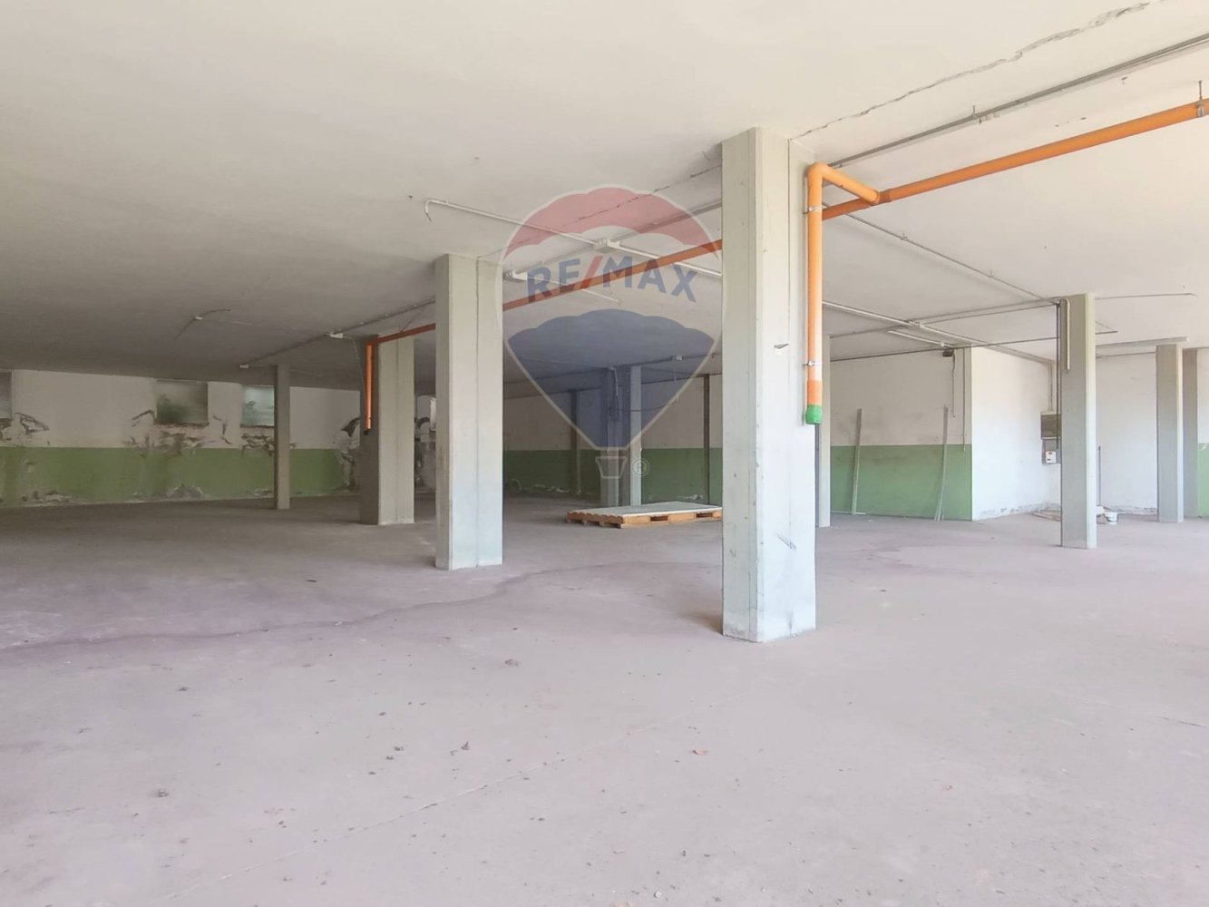 1 room Commercial property in Figline e Incisa Valdarno, Italy No. 266462